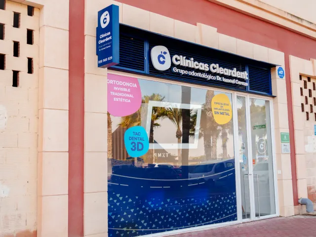Fachada de Cleardent Almerimar