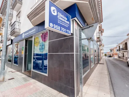 Fachada de Cleardent Baza