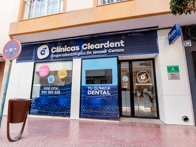 Fachada de Cleardent Garrucha