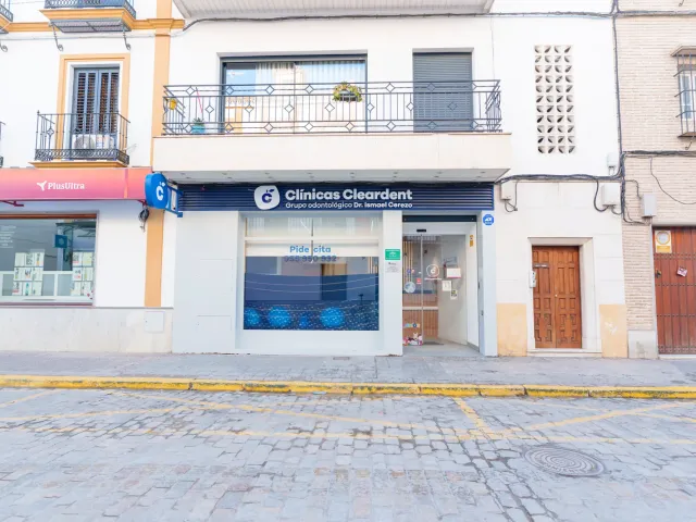 Fachada de Cleardent Marchena