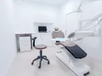 Gabinete de Cleardent Nerja con sillón dental