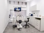 Gabinete de Cleardent Pacífico con sillón dental