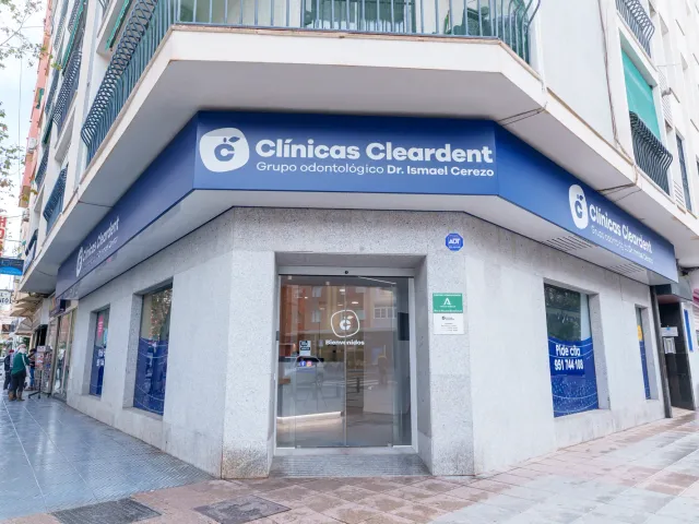 Fachada de Cleardent Torre del Mar