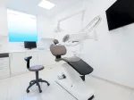 Gabinete de Cleardent Utrera con sillón dental