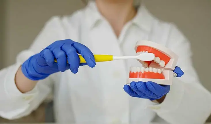 como limpiar tus dientes