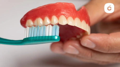 como limpiar protesis dental